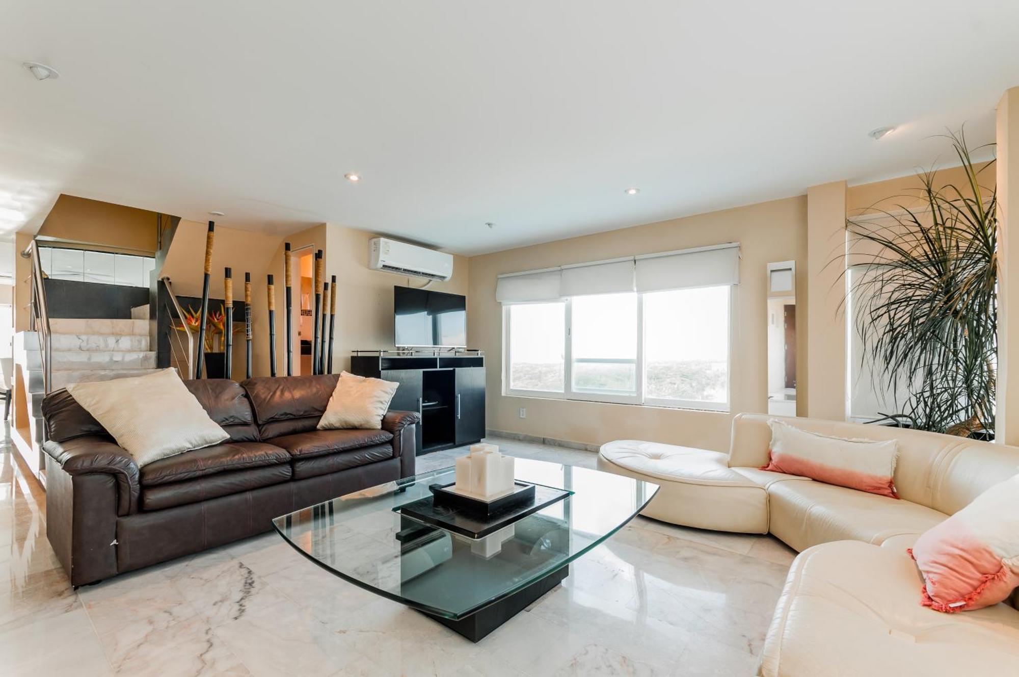 Brisas Beachfront Penthouses Cancun Exterior photo