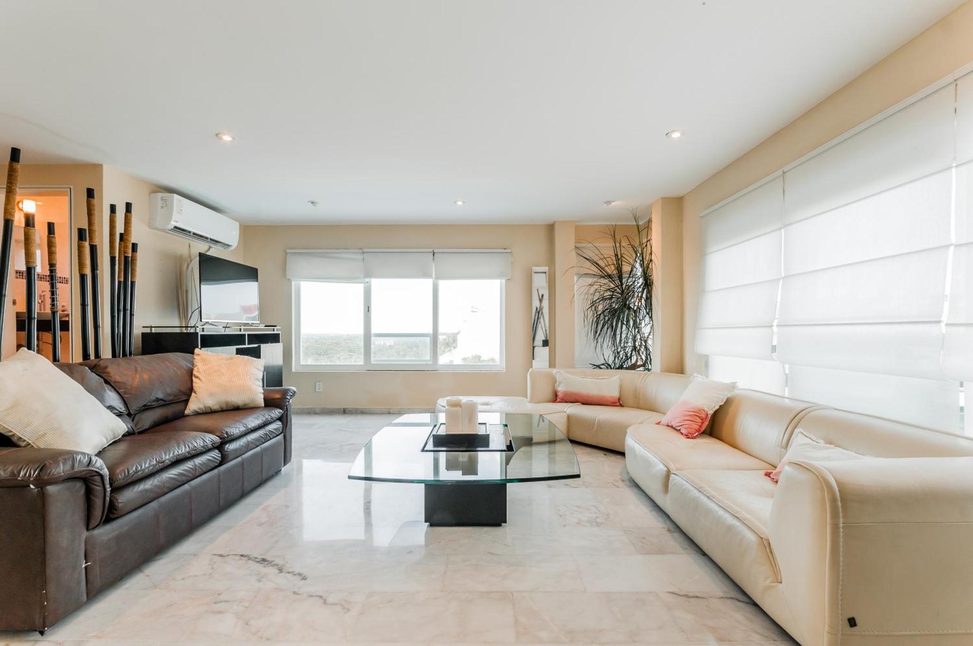 Brisas Beachfront Penthouses Cancun Exterior photo