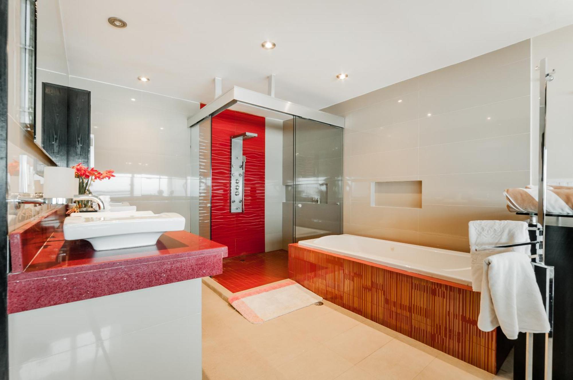 Brisas Beachfront Penthouses Cancun Exterior photo